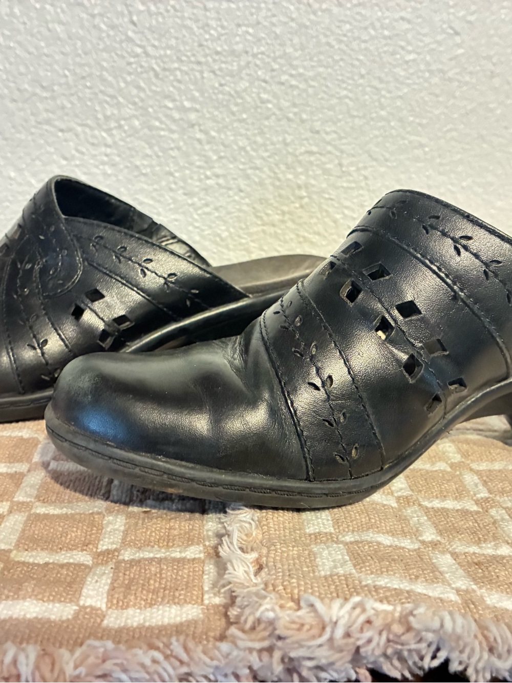 Clarks Clogs (8) - Picture 6 of 9